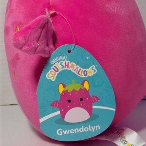Squishmallow strawberry fruit bat Gwendolyn!!